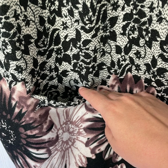 Angie floral contour midi dress with pockets size large - Picture 3 of 8